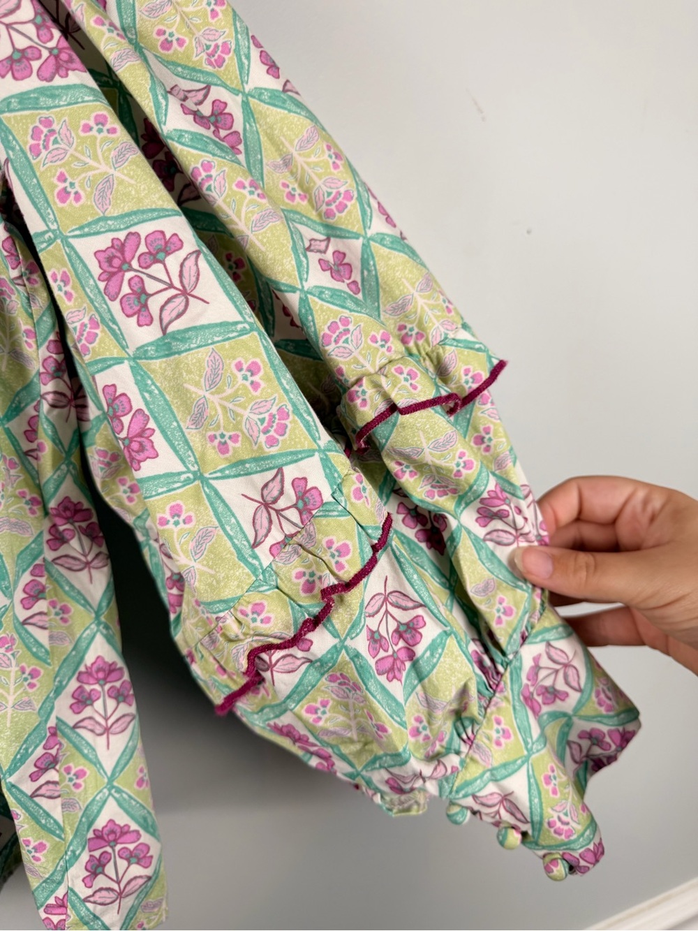 Karlie puff sleeve ruffle green pink block print floral blouse size large - Picture 5 of 6
